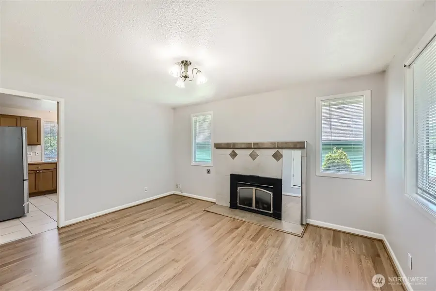 9253 3rd Avenue Nw, Seattle, WA 98133 - #3