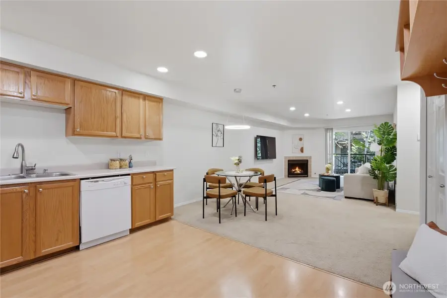 7912 170th Avenue Ne #204, Redmond, WA 98052 - #3