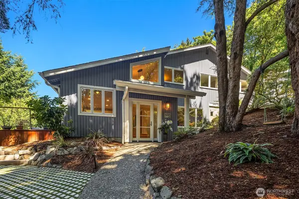 5610 W Mercer Way, Mercer Island, WA 98040
