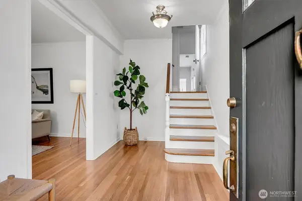 2321 33rd Avenue S, Seattle, WA 98144