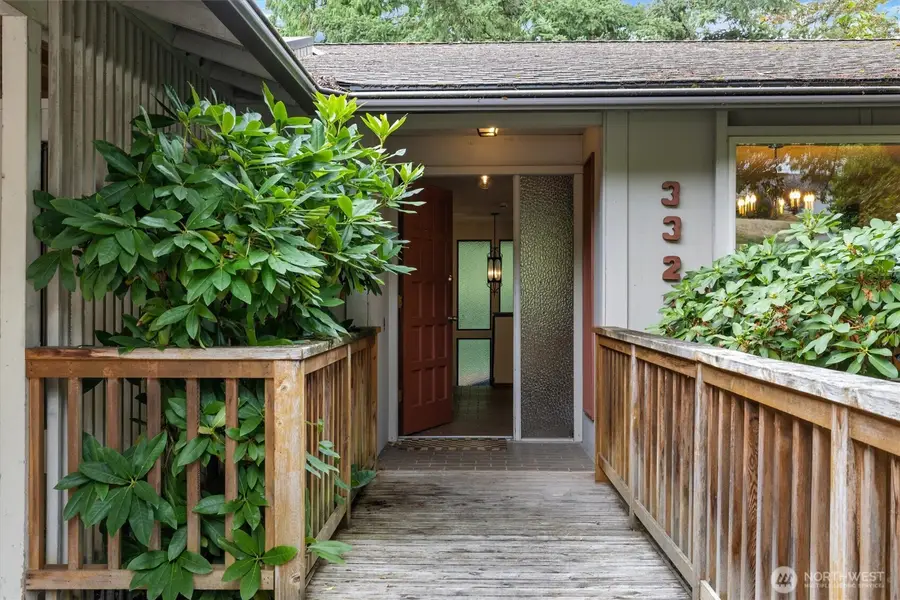 3322 102nd Avenue Ne, Bellevue, WA 98004 - #3