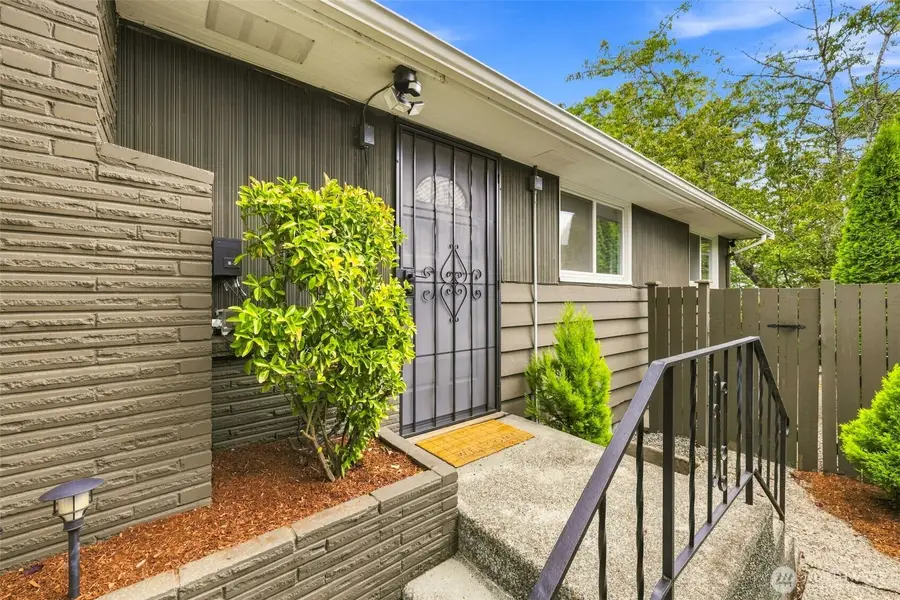 7742 30th Avenue Sw, Seattle, WA 98126 - #3