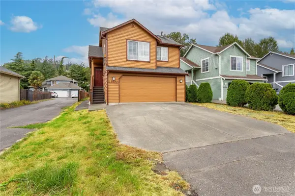 11850 44th Place S, Tukwila, WA 98178