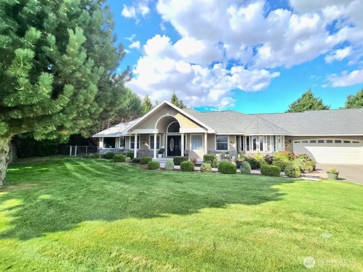 327 Lancaster Road, Selah, WA 98942 - #1