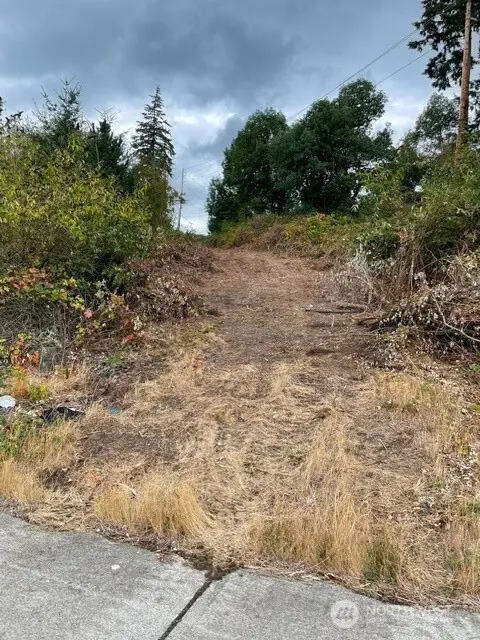 1649 Sound Ridge Dr #1, Bremerton, WA 98312