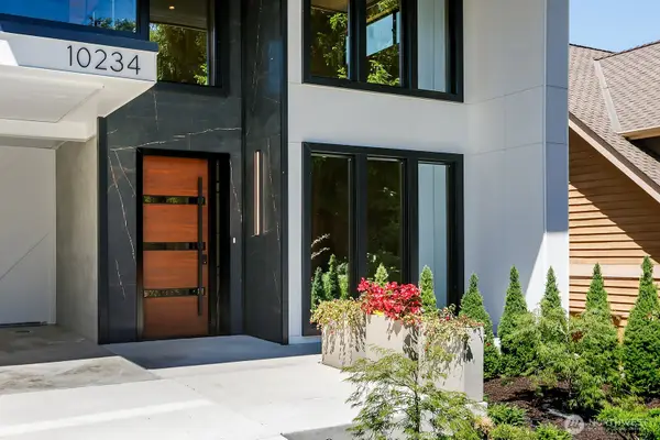 10234 NE 20th Place, Bellevue, WA 98004