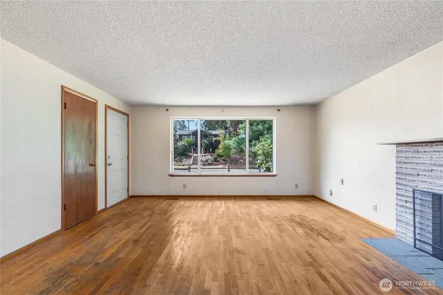 8400 32nd Avenue Sw, Seattle, WA 98126 - #3