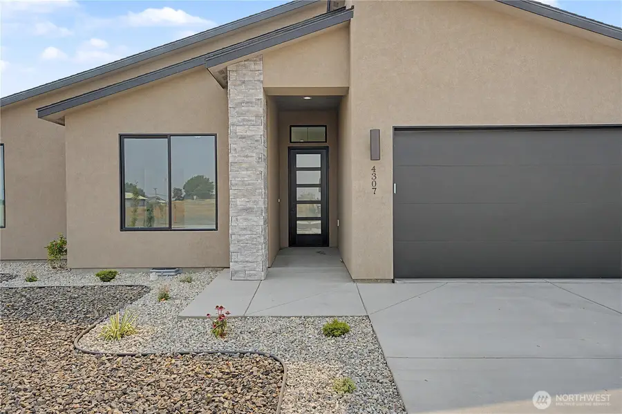 703 N Street Ne, Quincy, WA 98848 - #2