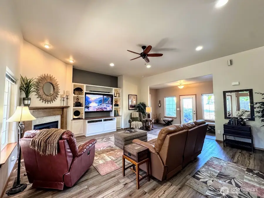 108 N Western Avenue, Wenatchee, WA 98801 - #2