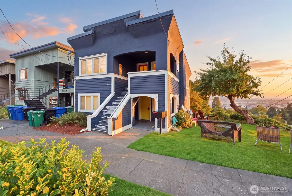 4259 Greenwood Avenue N, Seattle, WA 98103 - #1