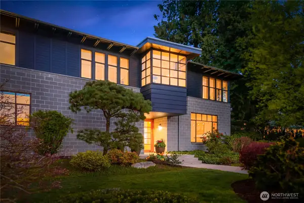 4218 92nd Avenue Ne, Yarrow Point, WA 98004