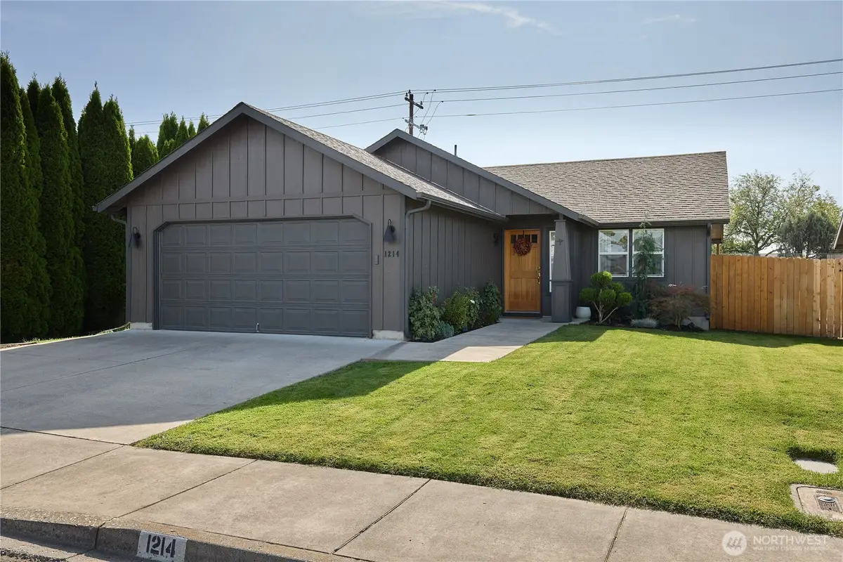 1214 SE Scenic View Dr, College Place, WA 99324 - #1