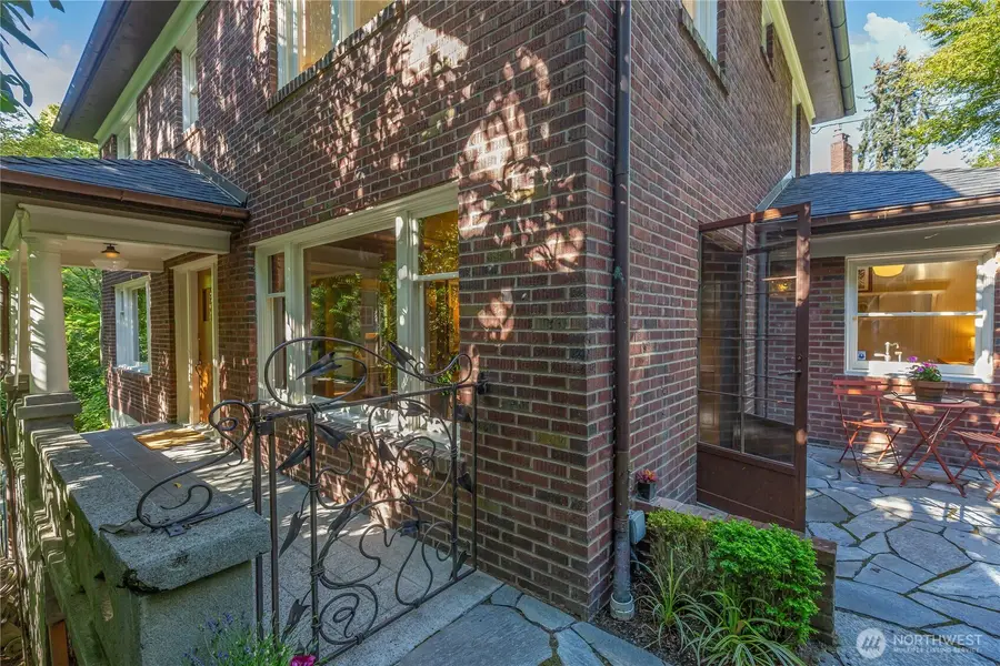 2306 Lake Park Drive S, Seattle, WA 98144 - #3