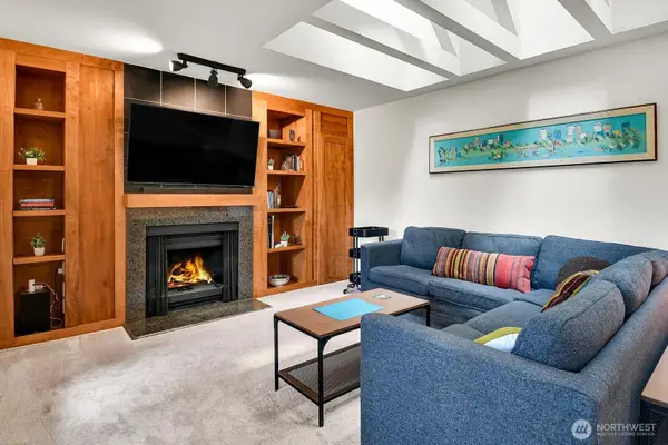 15406 NE 15th Place #D24, Bellevue, WA 98007