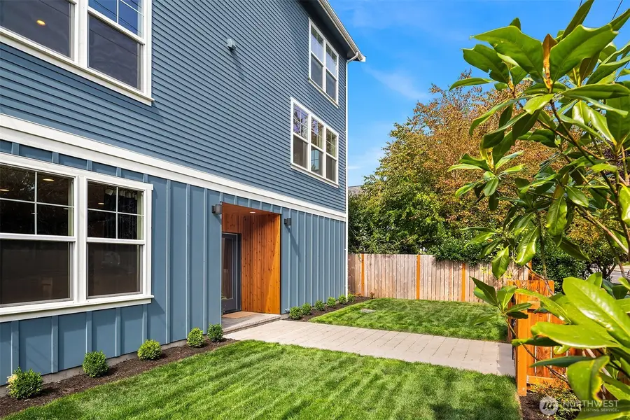 3639 34th Avenue W, Seattle, WA 98199 - #3