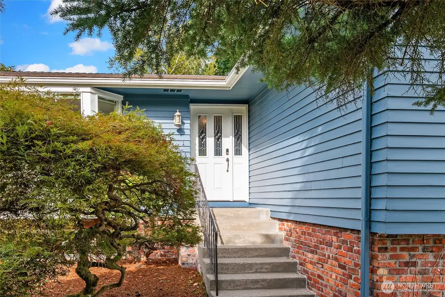 4909 122nd Avenue Se, Bellevue, WA 98006 - #2