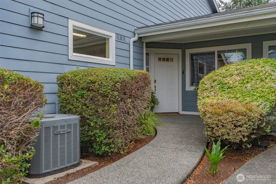 160 E Soderberg Road #L33, Allyn, WA 98524 - #3