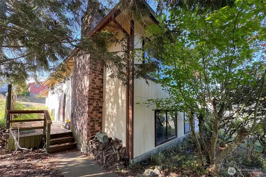 1008 E 9th Street, Port Angeles, WA 98362 - #2