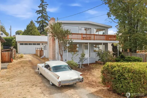 20126 24th Avenue Nw, Shoreline, WA 98177