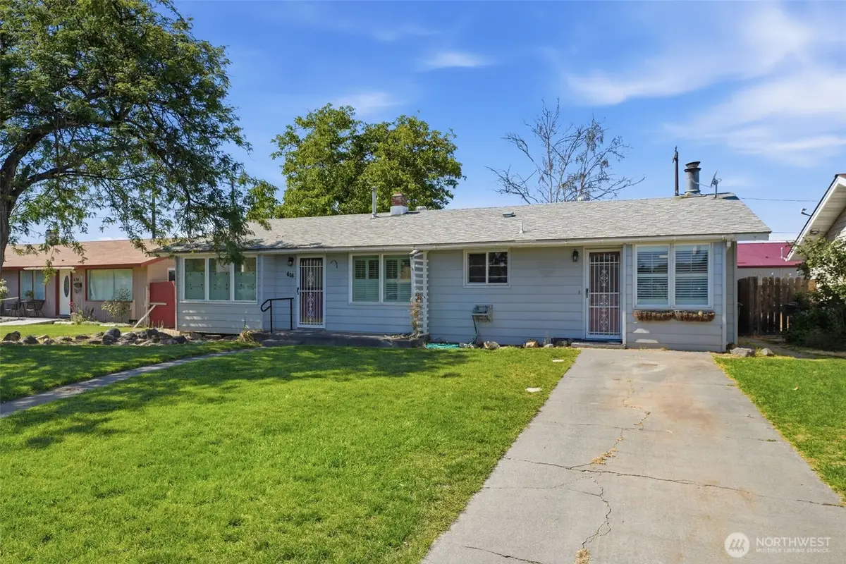 616 S 2nd Avenue, Othello, WA 99344 - #1