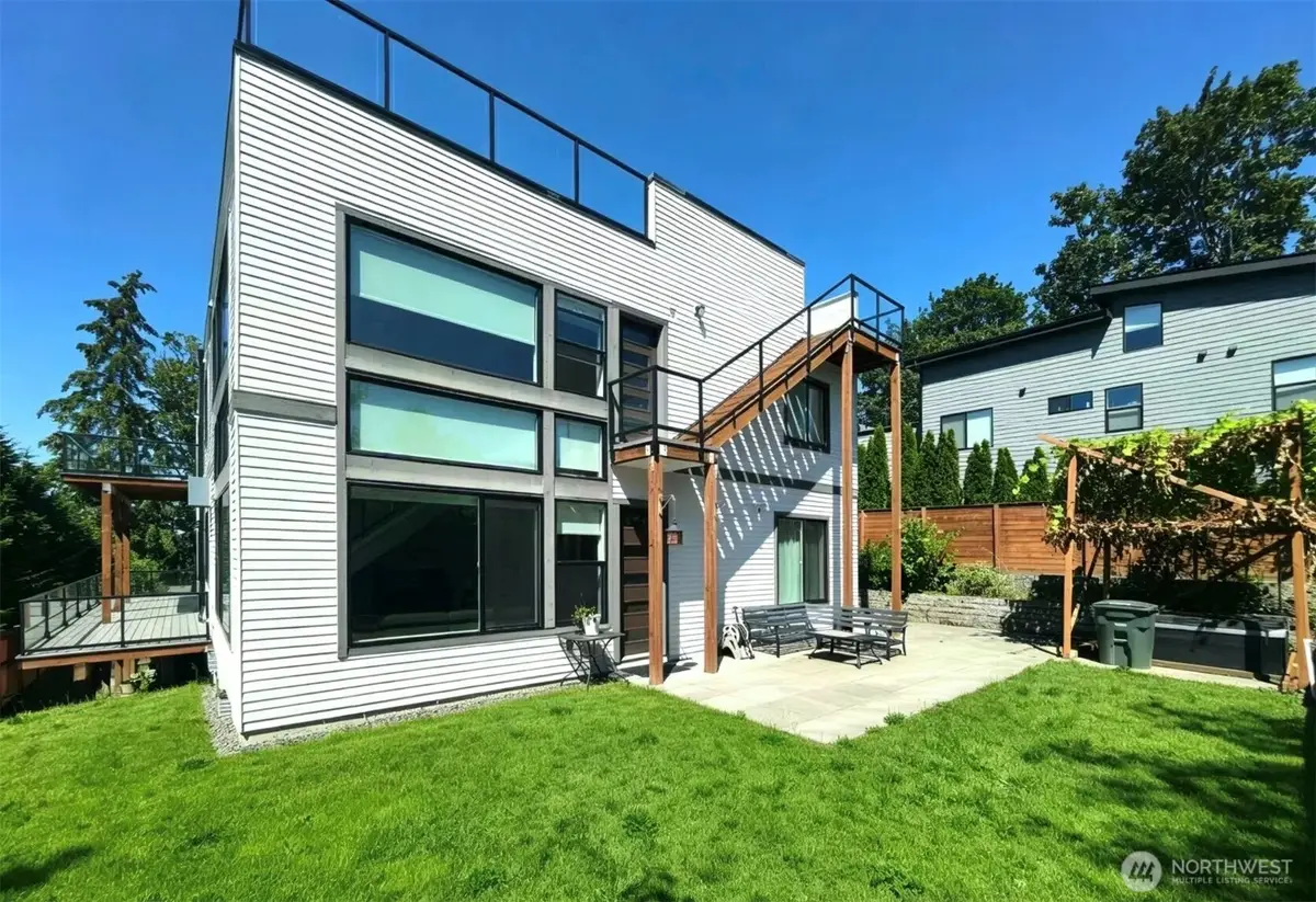 3621 Lincoln Avenue Ne, Renton, WA 98056 - #1