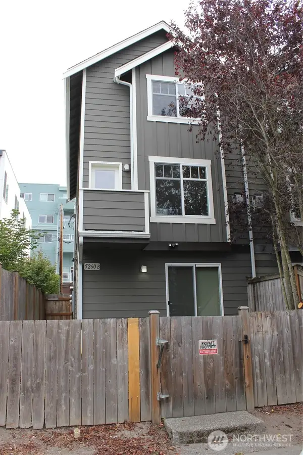 5260 Brooklyn Avenue Ne, Seattle, WA 98105