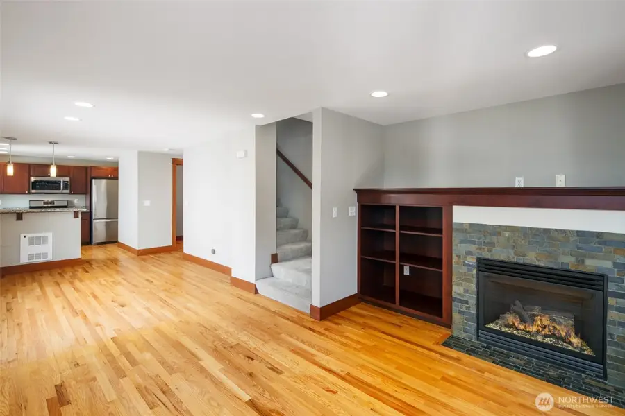 5260 Brooklyn Avenue Ne, Seattle, WA 98105 - #3