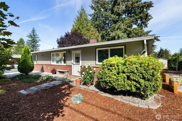 20630 8th Avenue S, Des Moines, WA 98198