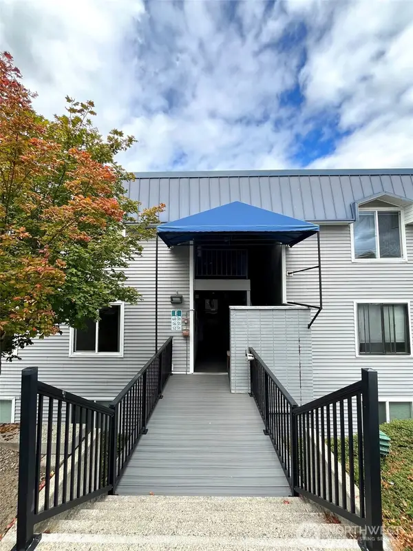 924 Shorewood Drive #E56, Bremerton, WA 98312