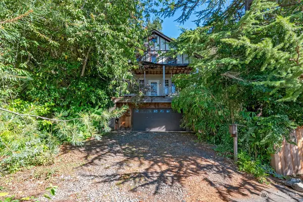 4810 54th Avenue Sw, Seattle, WA 98116