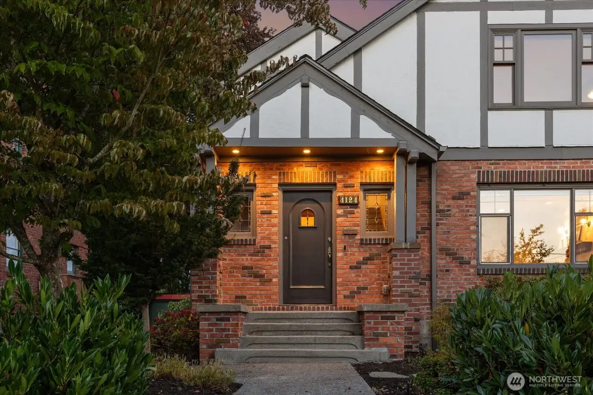 4124 Burke Avenue N, Seattle, WA 98103 - #1
