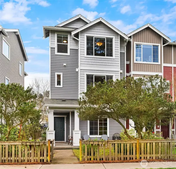 6576 High Point Drive Sw, Seattle, WA 98126