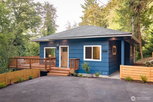 2212 Belvidere Avenue Sw, Seattle, WA 98126