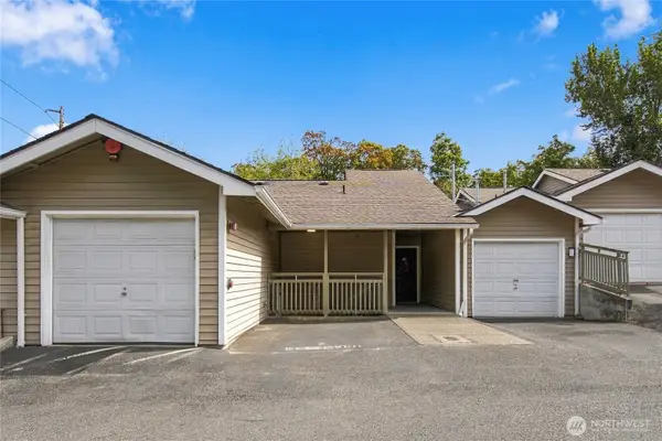 901 E Marine View Drive #305, Everett, WA 98201