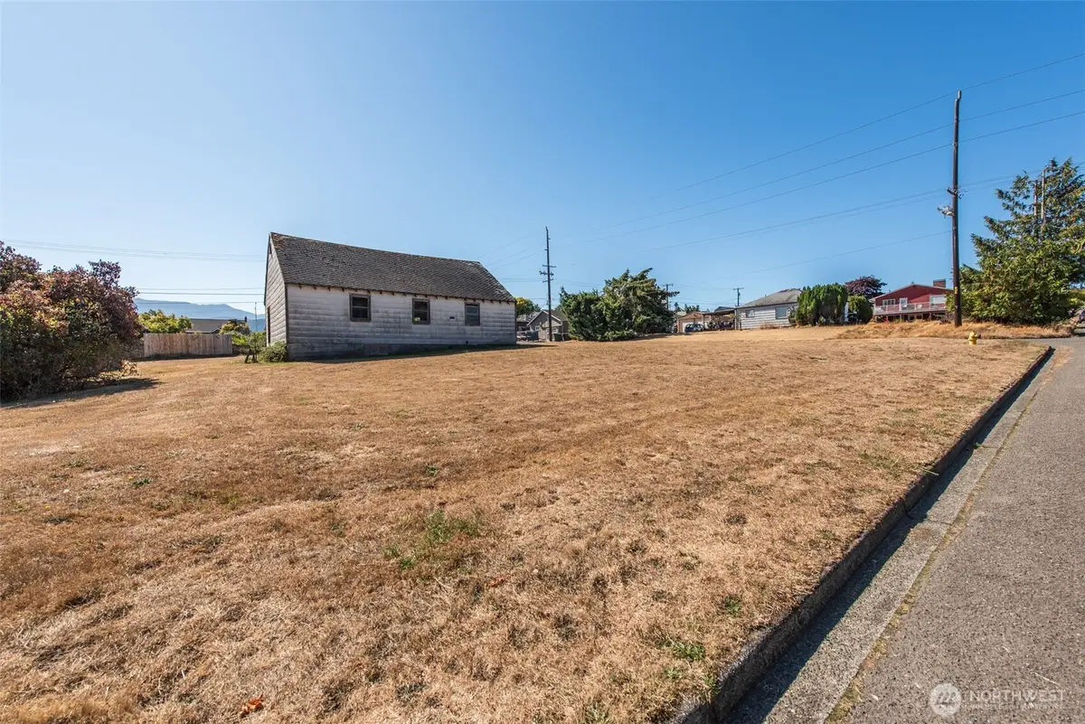 707 S B Street #9 and 10, Port Angeles, WA 98363 - #1