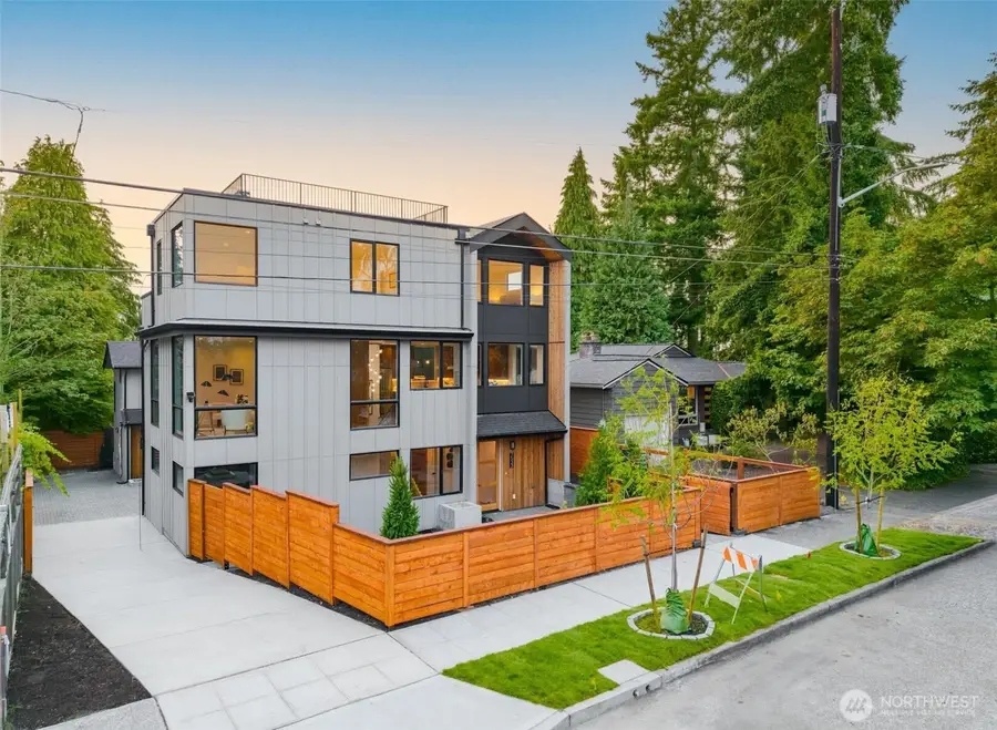7533 31st Avenue Ne, Seattle, WA 98115 - #2