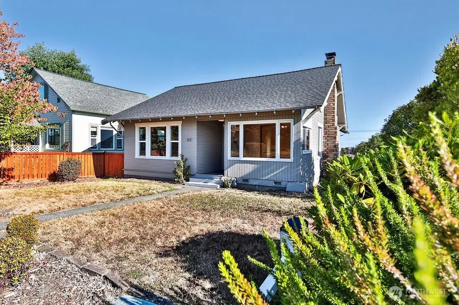 529 E 11th Street, Port Angeles, WA 98362 - #2