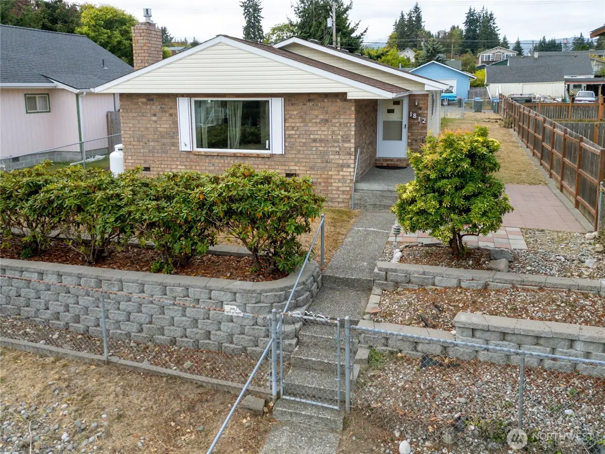 1812 W 5th St, Port Angeles, WA 98363 - #1