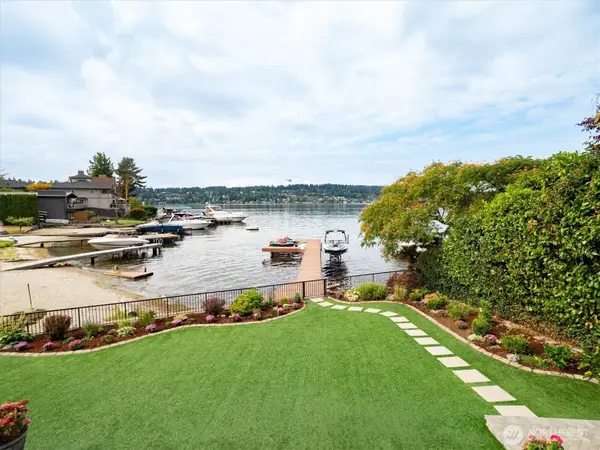 5912 NE Arrowhead Drive, Kenmore, WA 98028