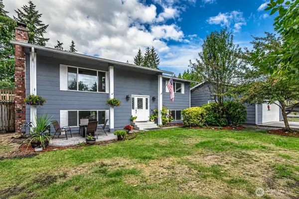 2704 180th Avenue E, Lake Tapps, WA 98391