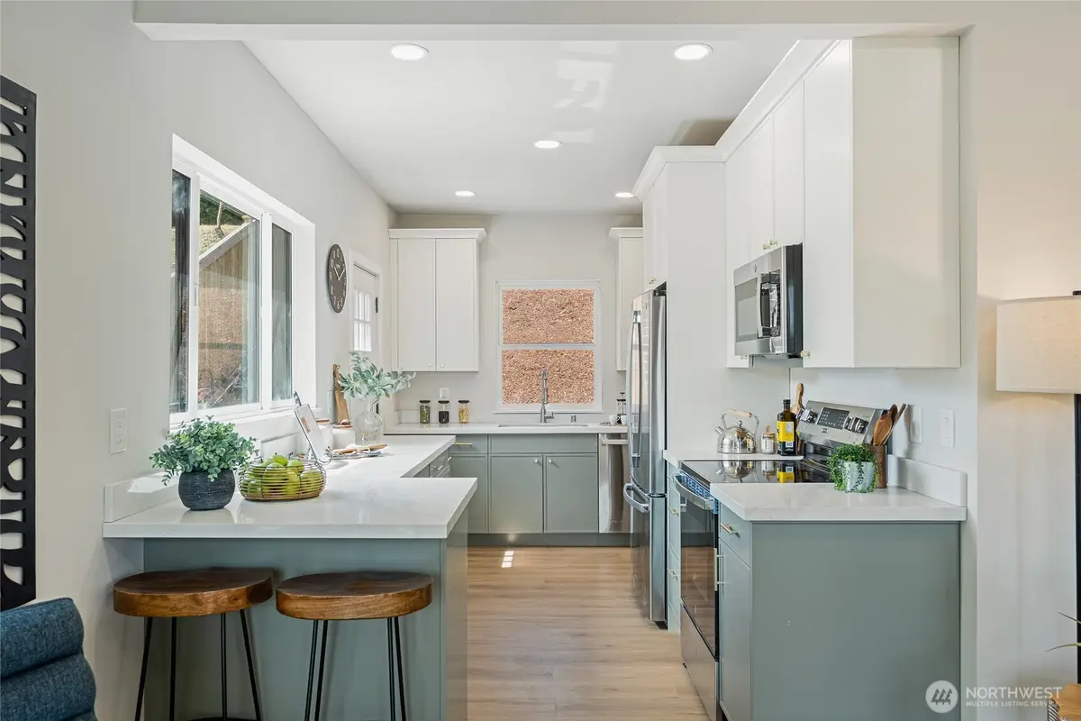 4015 Burton Place W, Seattle, WA 98199 - #1