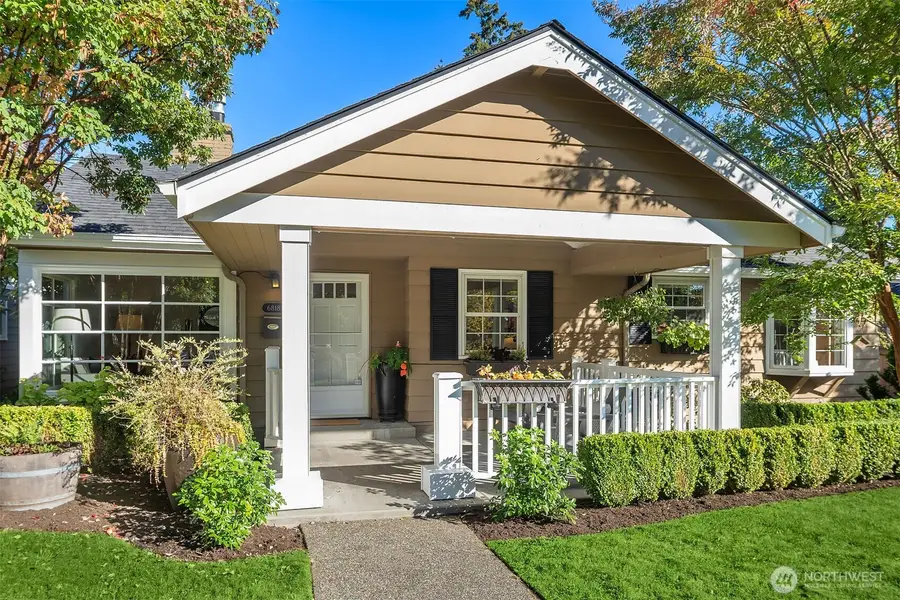 6818 49th Avenue Ne, Seattle, WA 98115 - #2
