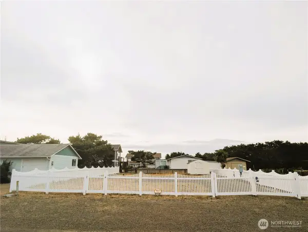 35211 G Street #6, Ocean Park, WA 98640