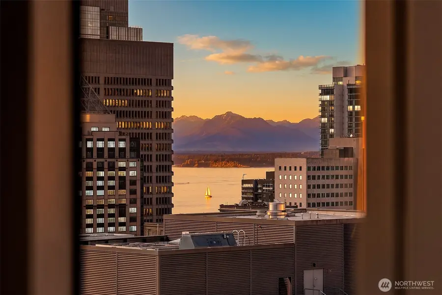 800 Columbia Street #1801, Seattle, WA 98104 - #3