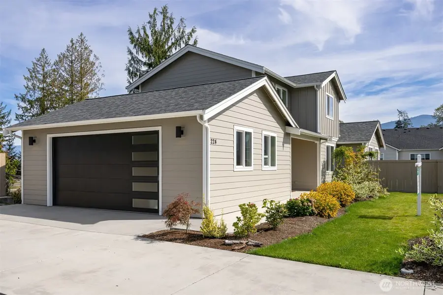 224 N 54th Place, Mount Vernon, WA 98273 - #3