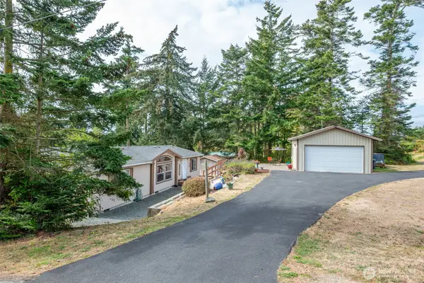 819 Gabrielson Road, Oak Harbor, WA 98277