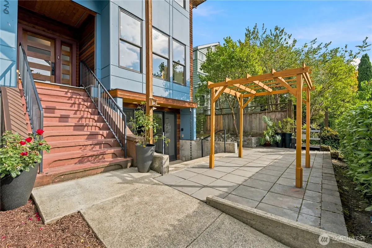826 30th Avenue, Seattle, WA 98122 - #1