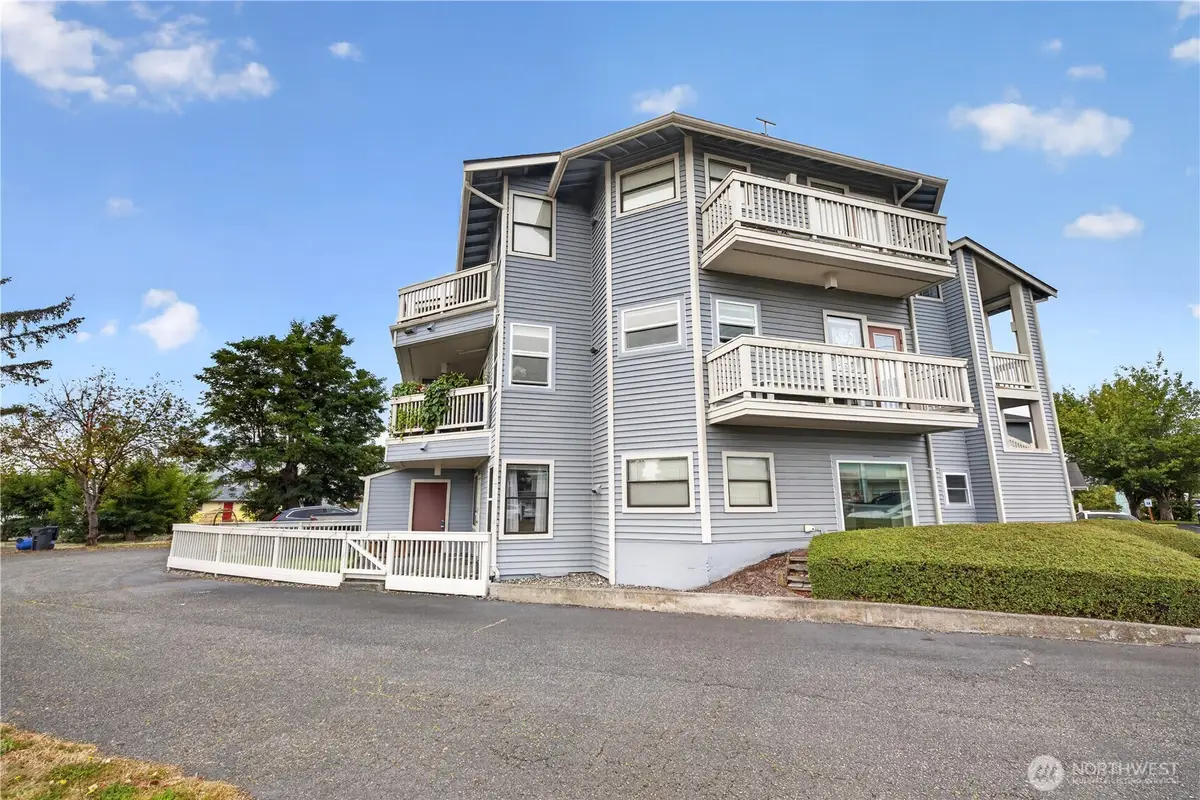 651 SE Bayshore Drive #A101, Oak Harbor, WA 98277 - #1