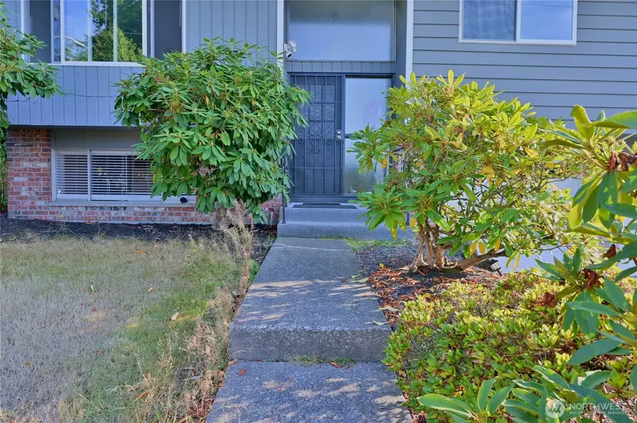1012 E Laurel Street, Kent, WA 98030 - #2