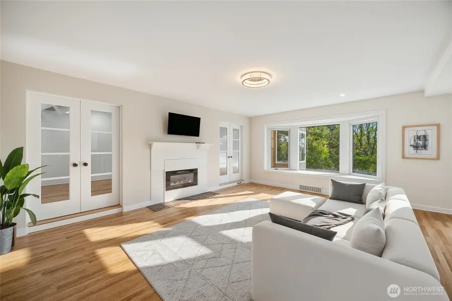 5049 Pullman Avenue Ne, Seattle, WA 98105 - #3